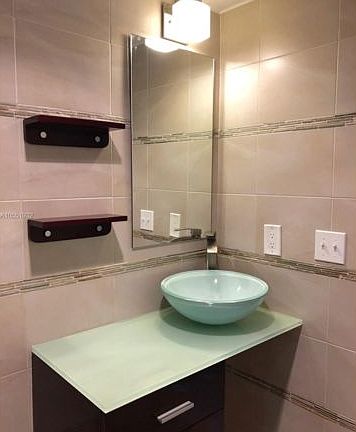 4th image of 1865 S Ocean Dr APT 17D