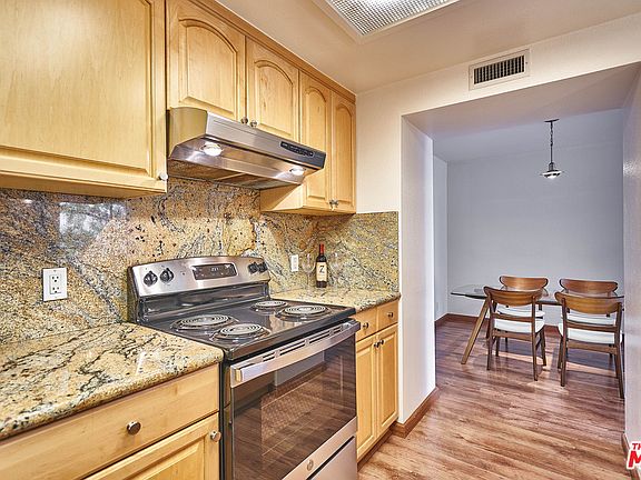 4th image of 600 W 9th St APT 804
