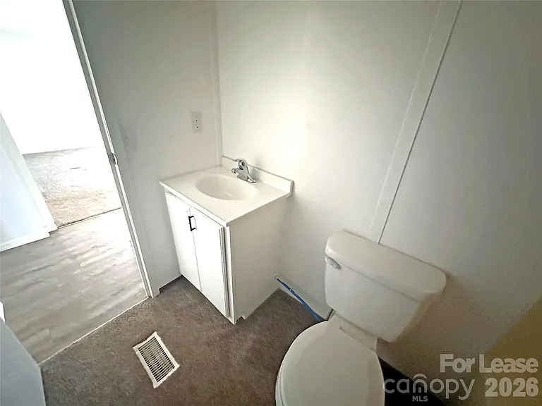 1844 Drew Dr — Photo 31