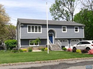 19 3rd Ave, Roseland, NJ 07068