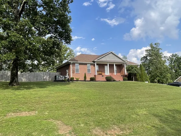 126 E Laurel Dr, Lawrenceburg, TN 38464