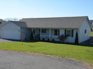 355 E Bailey Rd, Lewisburg, WV 24901