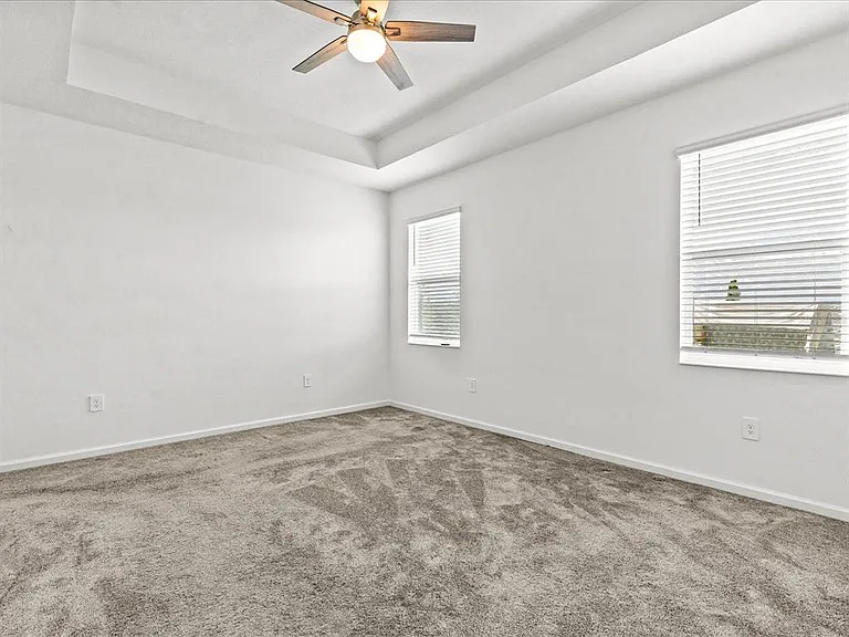 2952 Armstrong Ave — Photo 6