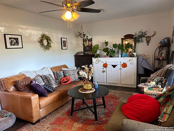 4th image of 218 Dartmoor St