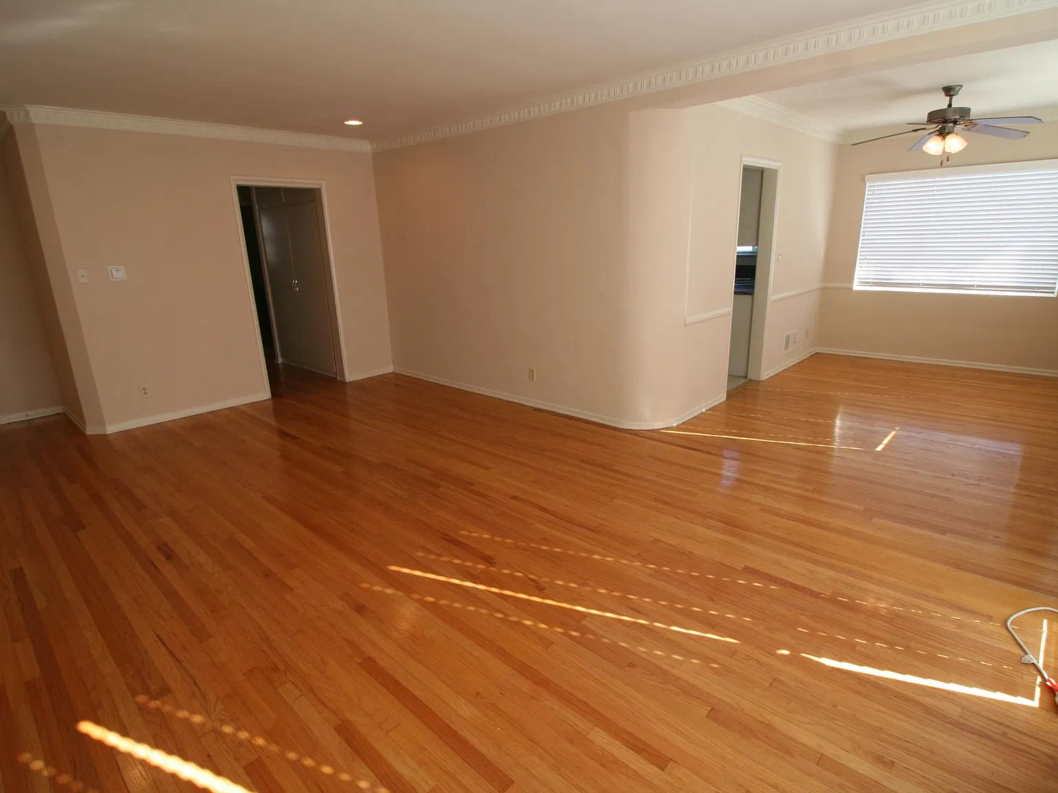 2 bed, 1.5 bath, 1100 sqft, $2,850 — Photo 3