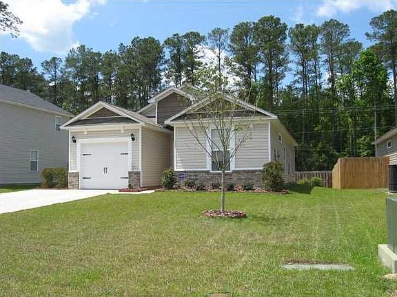 Another view of the front of the house.