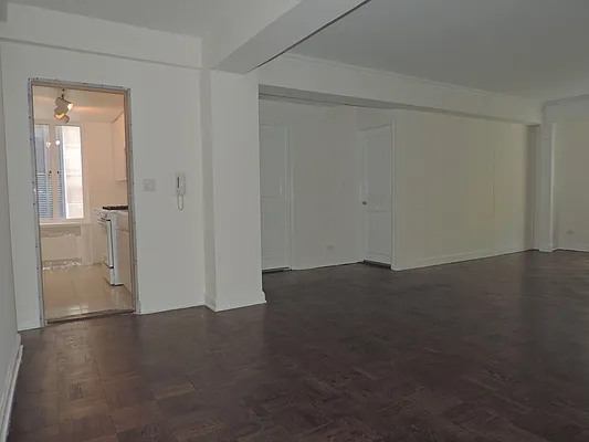 Rented by essential NEW YORK Real Estate | media 10