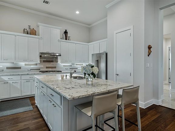 2nd image of 7016 Portobello Dr