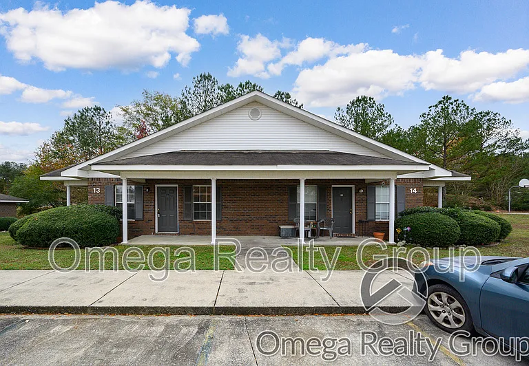 100 Egg And Butter Rd #13 — Photo 2