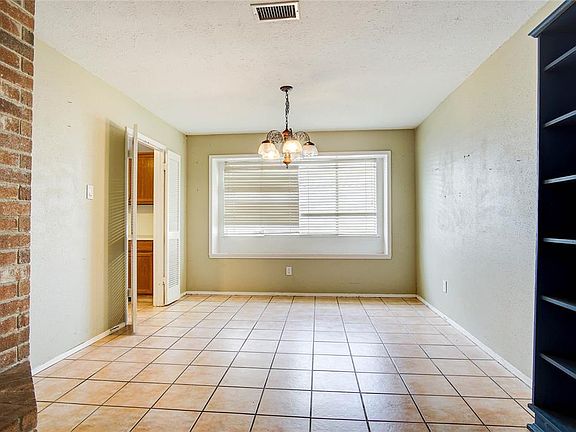 5th image of 3523 Windmoor Dr