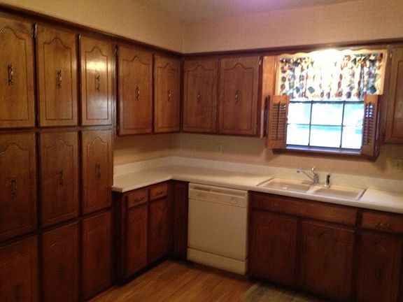 3rd image of 4400 Alicia Dr