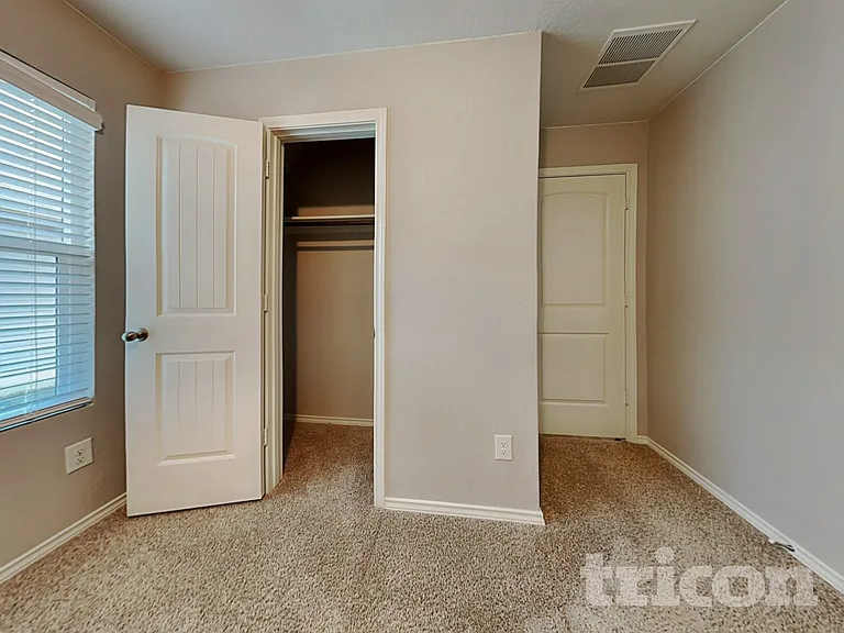 1016 Adler Way — Photo 13