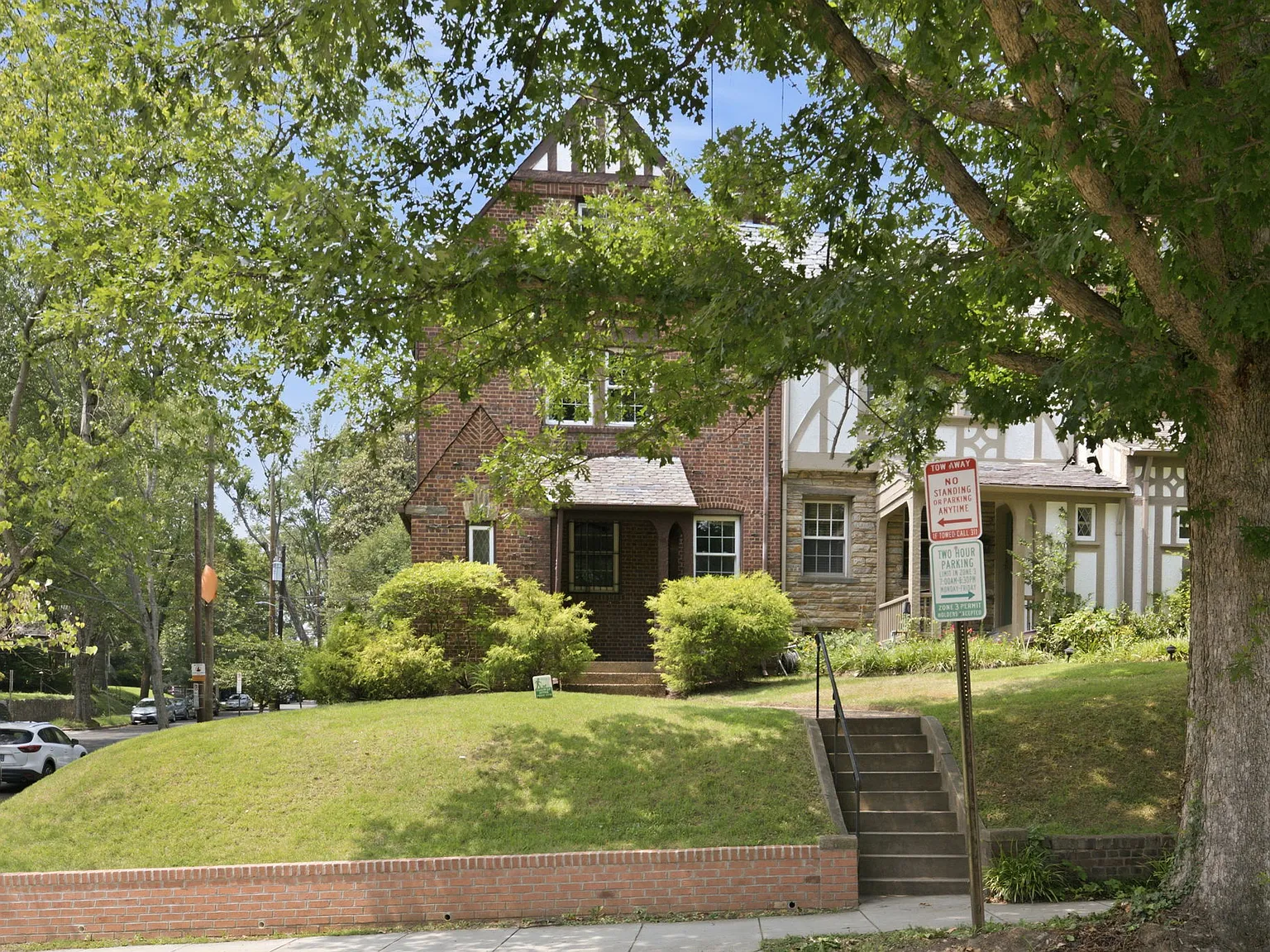 5 bed, 3.5 bath, 2044 sqft, $6,500 — Photo 2