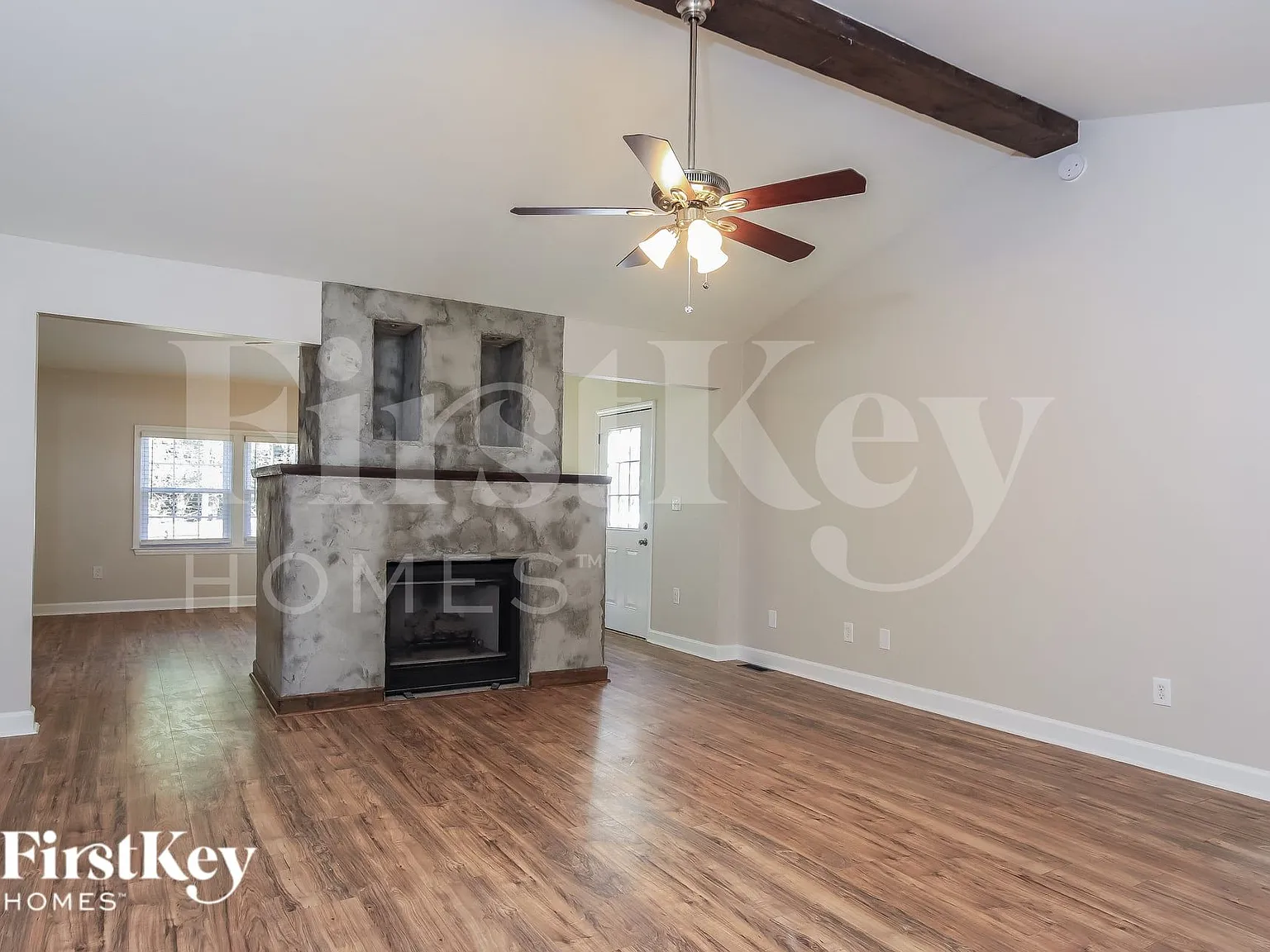 4 bed, 2.0 bath, 1787 sqft, $2,470 — Photo 2