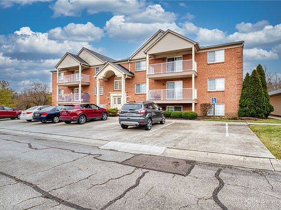 3rd image of 3332 Emerald Lakes Dr #332-1B