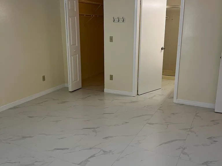 8201 Sun Spring Cir — Photo 16