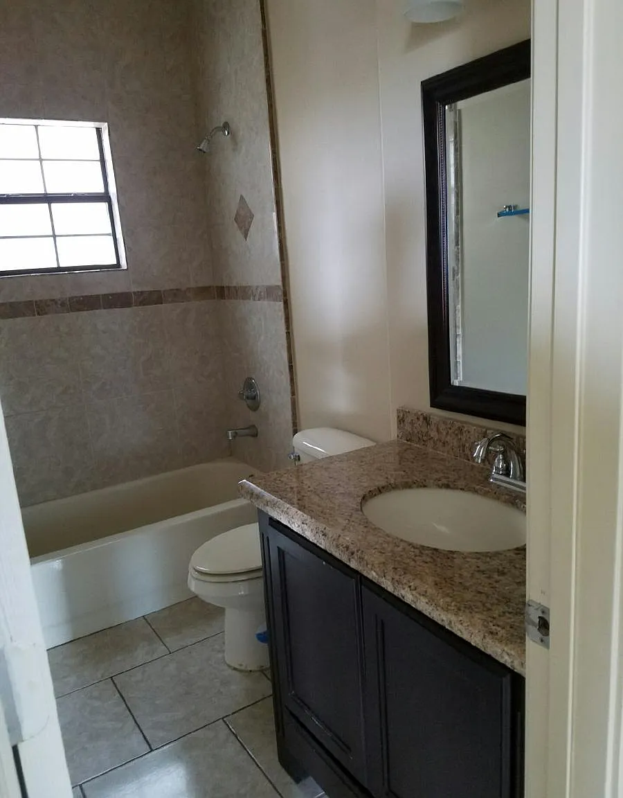 2 bed, 1000 sqft, $1,275 — Photo 3