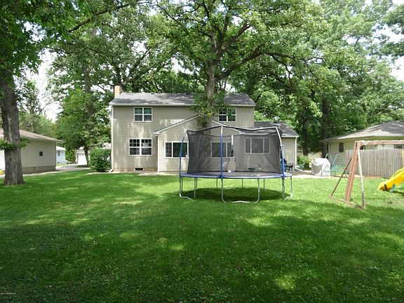 3rd image of 212 Fredrick Dr