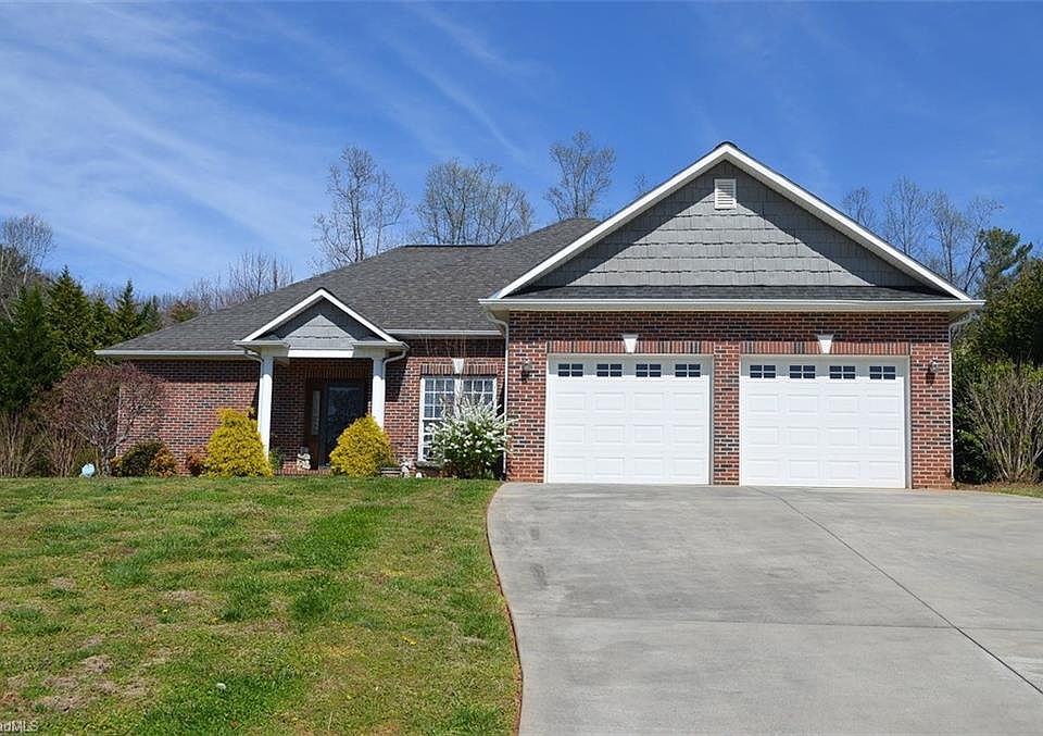 1st image of 111 Amber Ln