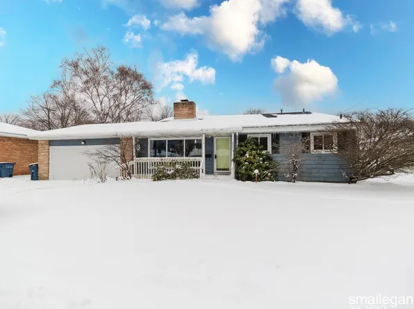 925 Sherwood Rd, Muskegon, MI 49441