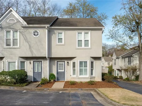 902 Defoors Lndg NW, Atlanta, GA 30318