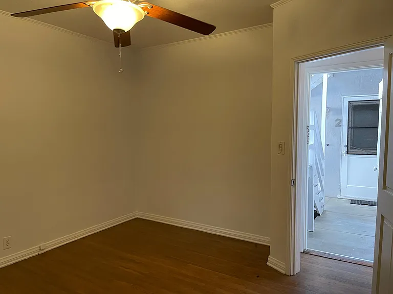 112 N Edgemont St — Photo 12