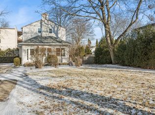 107 Linden Ave, Glencoe, IL 60022