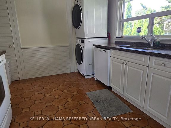 3rd image of 49 Halkin Cres