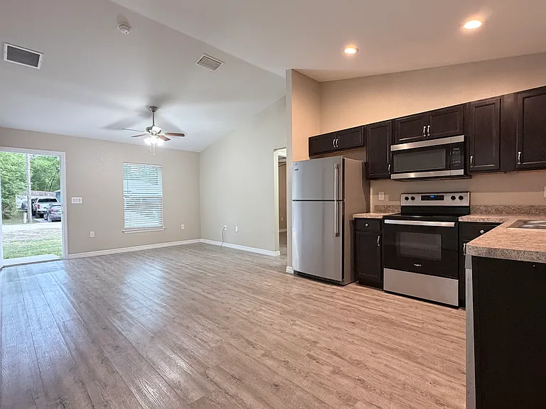 14445 SW 22nd Pl — Photo 3
