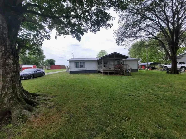 128 Chapel Hill Rd, Morganfield, KY 42437
