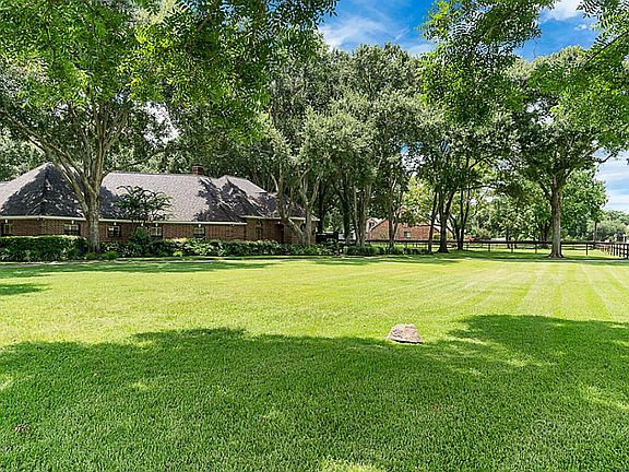 3rd image of 17503 Cypress Glen St