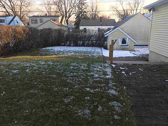 3rd image of 2024 Pierce Ave