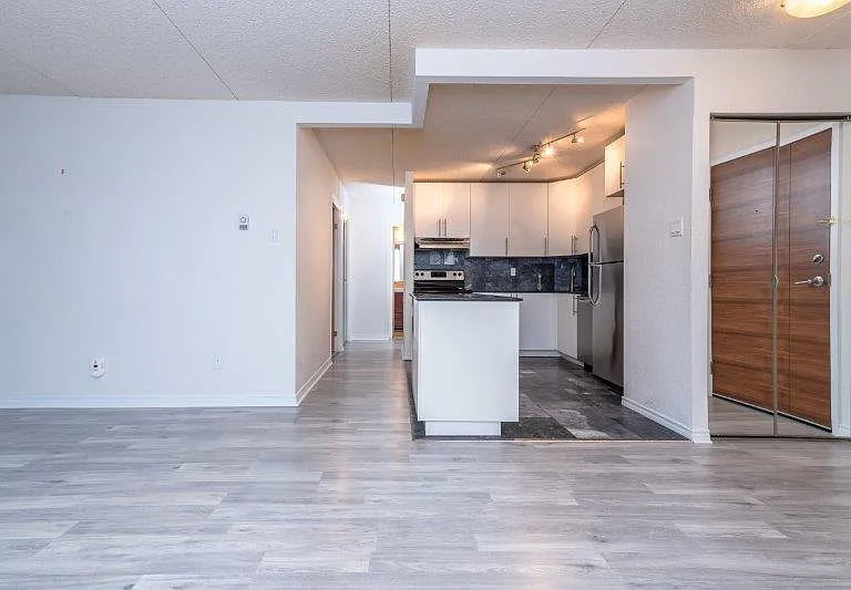 735 12th Ave SW #605 — Photo 5