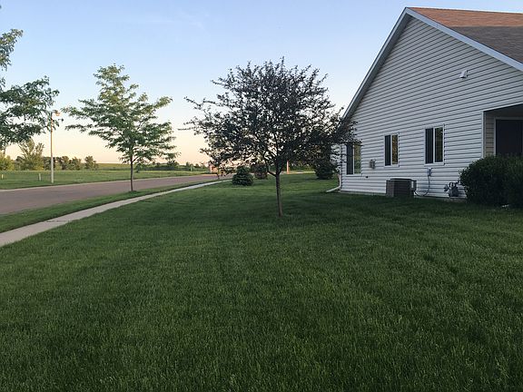 Large side yard