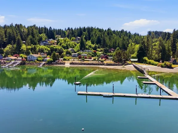 101 E Snow Cap Drive, Belfair, WA 98528