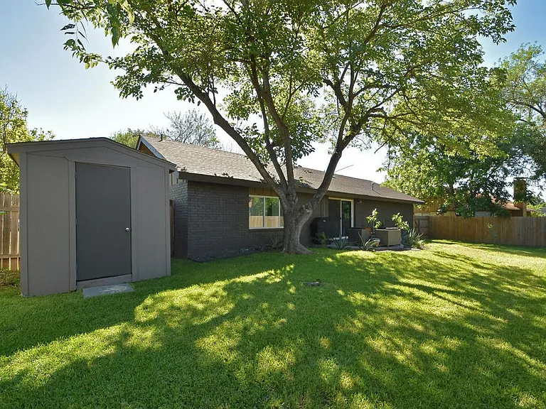 5320 Presidio Rd — Photo 37
