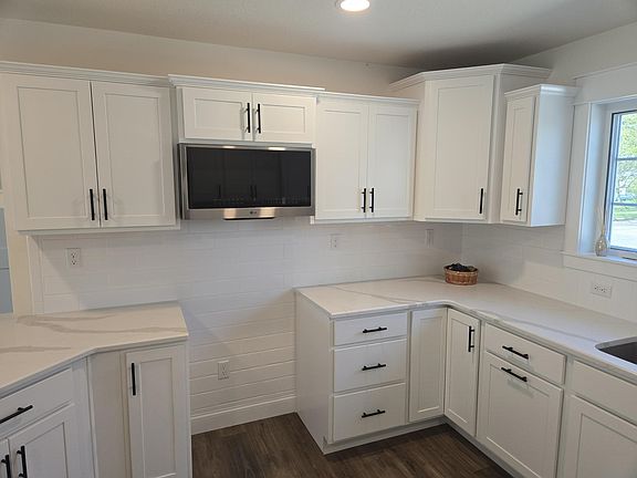 5th image of 3877 Amidon Dr
