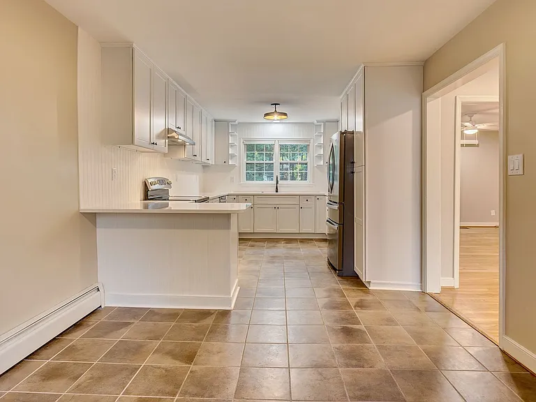 114 Richards Rd — Photo 12