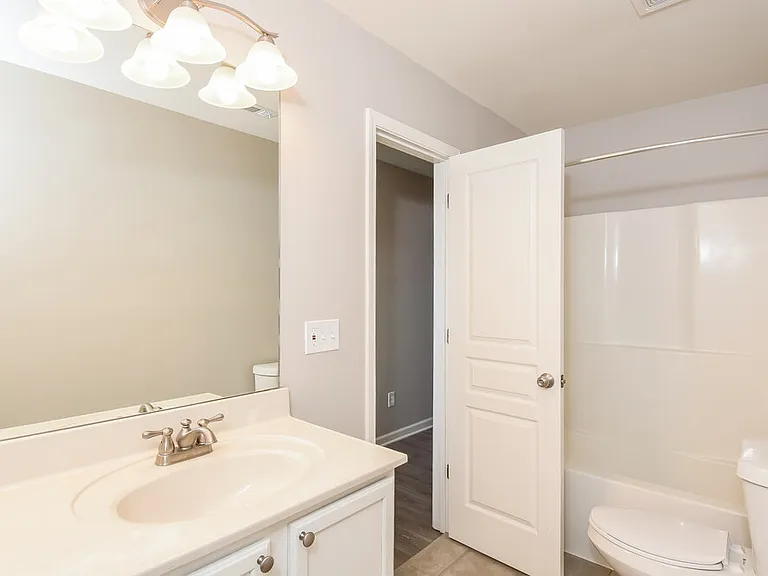 121 Townview Dr — Photo 16