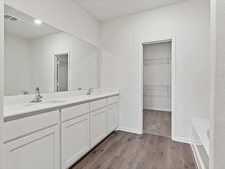 Delano Estates — Photo 13