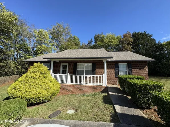 932 Mountain Berry Dr, Sevierville, TN 37862