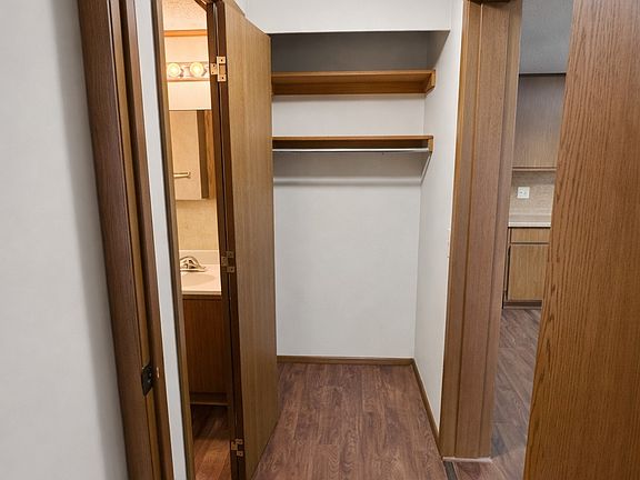 3rd image of 1004 Swanbrook Dr #1004