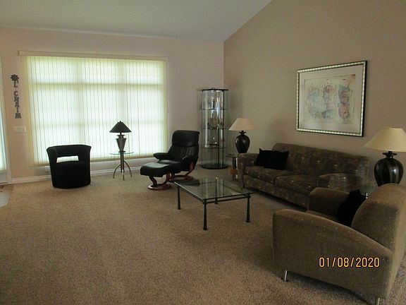2nd image of 511 Gateway Pl