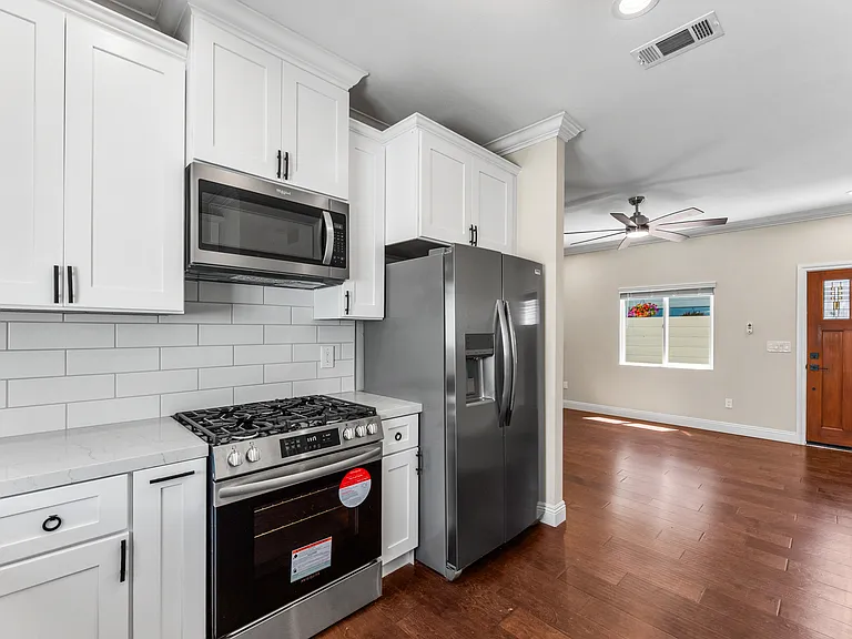 1421 De Anza St #2 — Photo 9