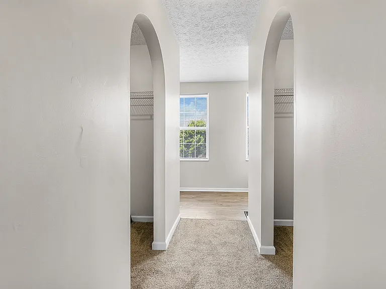 328 Regency Ave — Photo 11