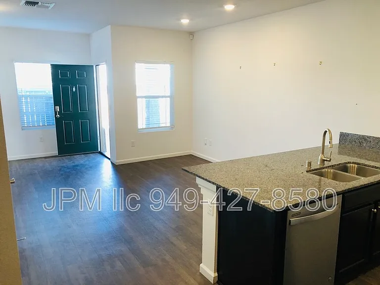 537 Autumn Breeze Cir — Photo 4