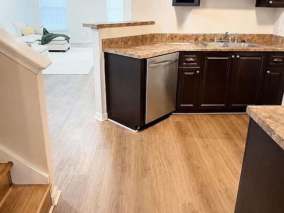 3rd image of 160 Brandimere Dr