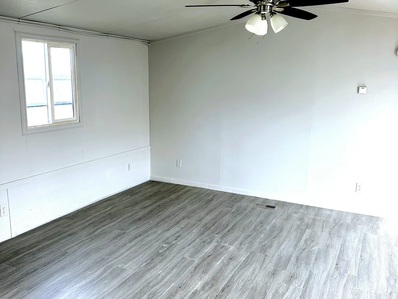 3 bed, 896 sqft, $1,500 — Photo 3