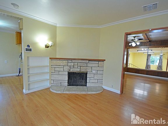 4th image of 2824 Orange Ave