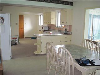 3rd image of 1065 Clossey Dr